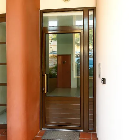 Smart Choice Sea Front Апартаменты