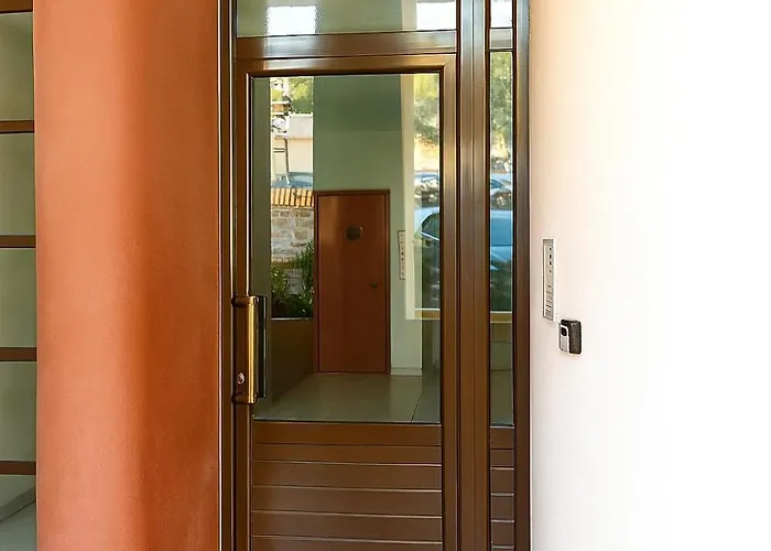 Smart Choice Sea Front Апартаменты